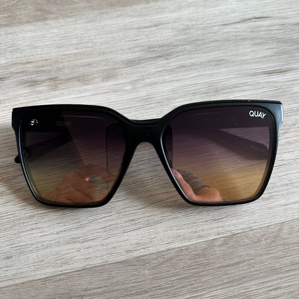 QUAY LEVEL UP Sunglasses Black